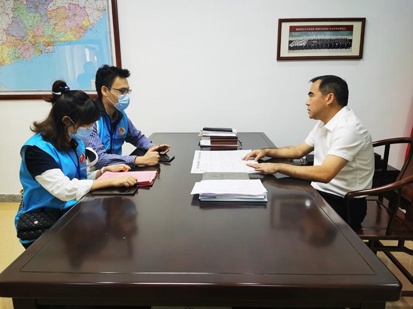 遂溪县:余庆创、陈政以普通公民的身份参加第七次全国人口普查登记休闲区蓝鸢梦想 - Www.slyday.coM 遂溪县:余庆创、陈政以普通公民的身份参加第七次全国人口普查登记休闲区蓝鸢梦想 - Www.slyday.coM