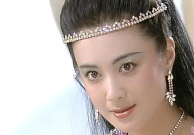 "最美妲己"傅艺伟复出,重扮古装造型,这张老脸却让人认不出?