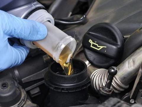 5000公里换一次机油是正确的吗?维修工：别再被忽悠了!