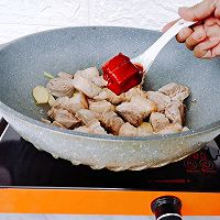 「腐乳焖五花肉」的做法配方，不加一滴油，做出美味的五花肉