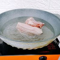 「腐乳焖五花肉」的做法配方，不加一滴油，做出美味的五花肉