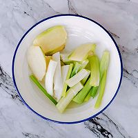 「腐乳焖五花肉」的做法配方，不加一滴油，做出美味的五花肉