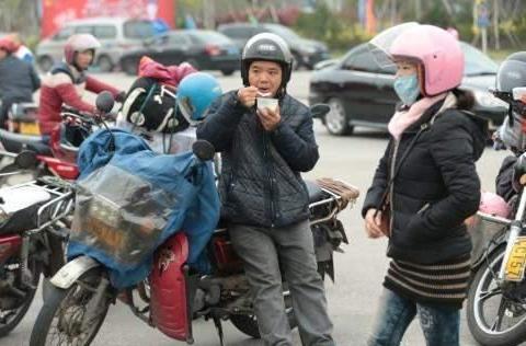 农村骑电动车的要注意了,这个月新规开始实施,早知道早避免