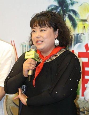 送走高位截瘫养子带亲女移居国外李菁菁今怎么样了