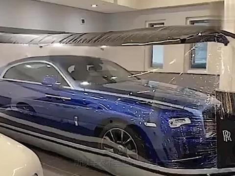 劳斯莱斯停在车库两年无人问津，一身车衣就5万，网友：真豪