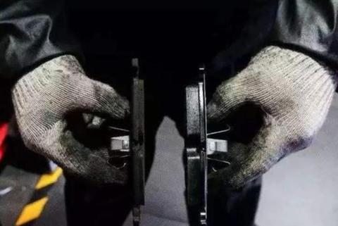 汽车刹车盘到底要多久换一次？车主要记牢了！安全问题不能忽视