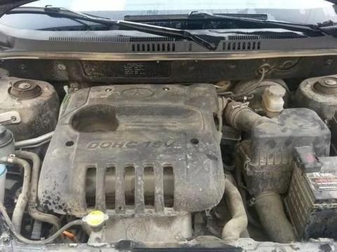 发动机舱脏了,怎样清洗?