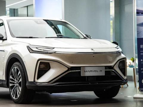 2 挡 3 电机 4 驱 5G 还有 NOA，听起来还不错？