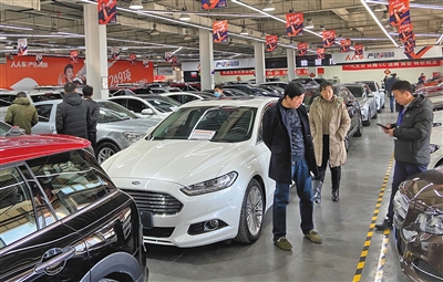 “摇号新政”将近 车商忽悠买车保指标