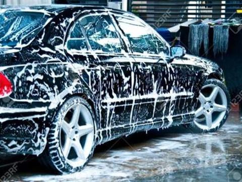 用水直冲发动机？很多人盲目对车子保养，这三个地方都做错了！