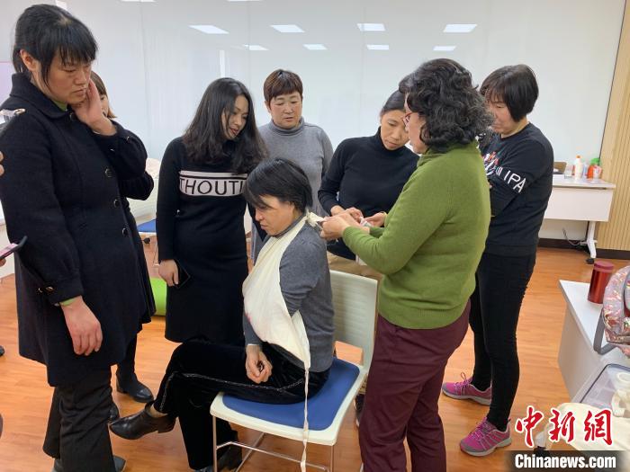 家政专业学员在上课。资料图 赵文秀 摄