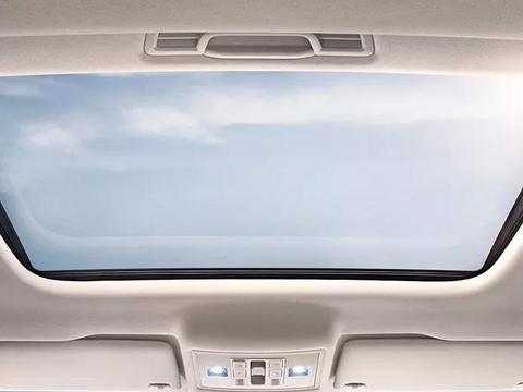 汽车天窗也需要保养，不要等到漏水了追悔莫及