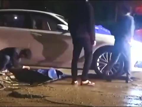 实拍底盘铲地，凯迪拉克没有撤退可言，心疼车主一秒钟