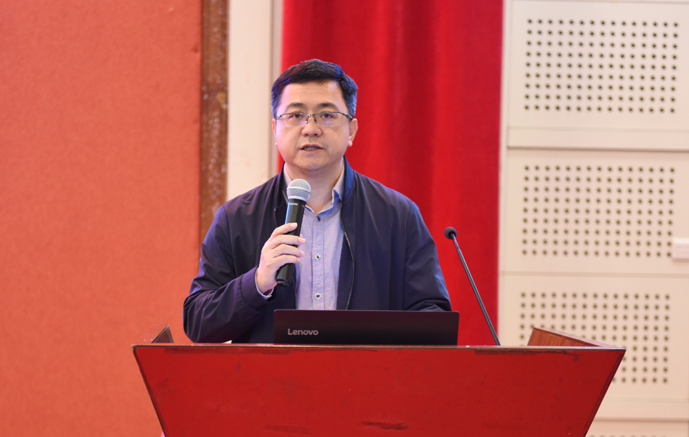 市衛(wèi)生健康局保健局局長(zhǎng)余銳標(biāo)