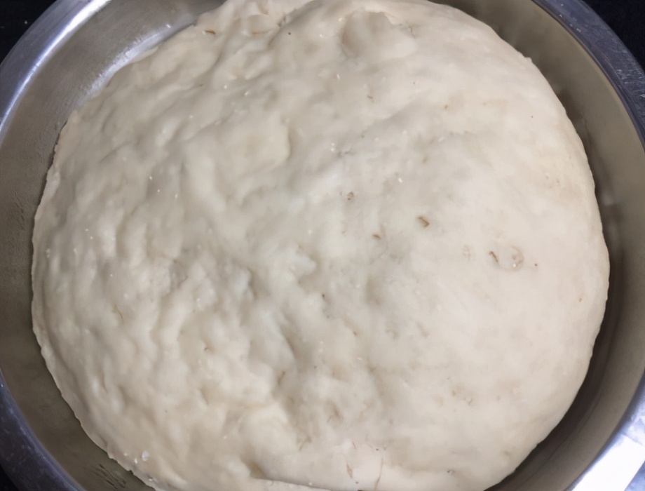 怎样在晚上发面早上用?学会冷藏发酵法,烙发面饼层层酥脆还暄软