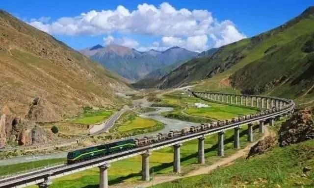 中国铁路里程最长的列车:全程7819公里,