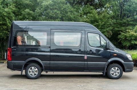 苏州金龙9座睿星 定制商旅客运新标杆