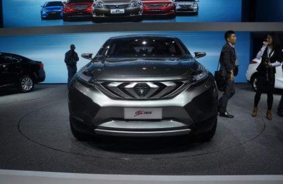 车放4S店保养！刹车片被装反，4S店维修部回应：这错误难以避免