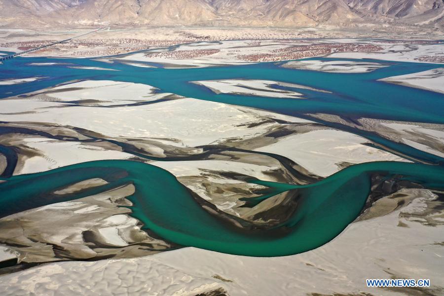 Aerial photo taken on Dec. 16, 2020 shows a view over the Yarlung Zangbo River in Zhanang County, Shannan City of southwest China's Tibet Autonomous Region. (Xinhua/Zhan Yan)