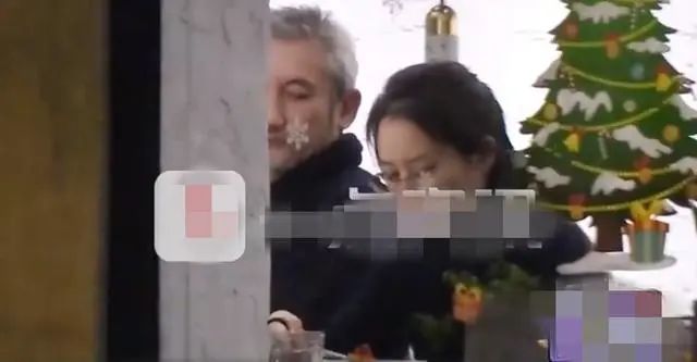 徐克与小30岁女友约会,穿情侣装却似父女,网友奔
当今豪情
不乱