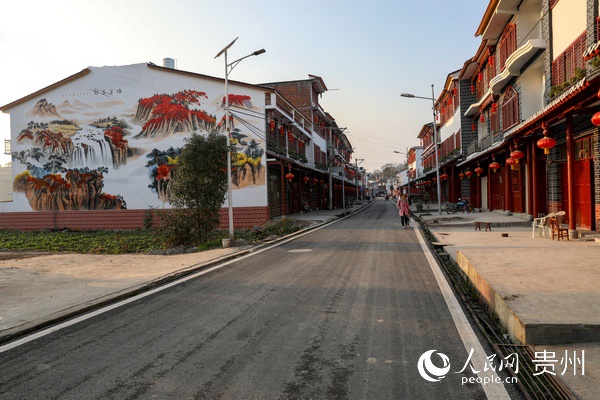 桐梓县官仓公路.娄伦权 摄