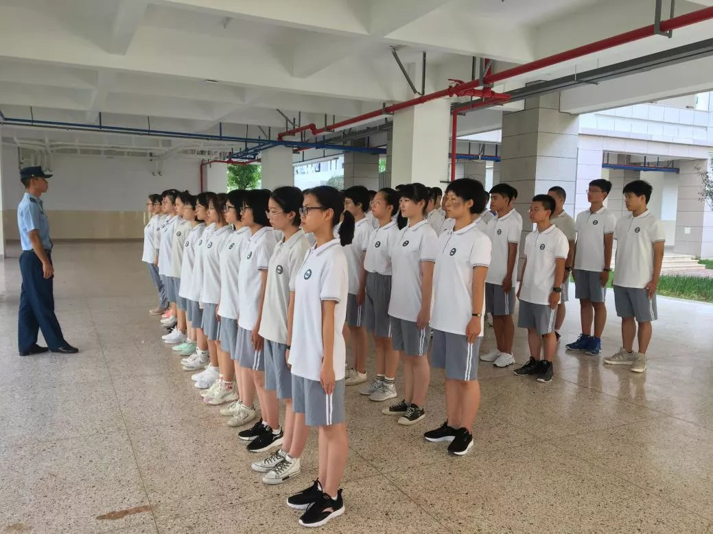 一中学福州屏东中学福州第八中学福建师范大学附属中学石门中学的校服