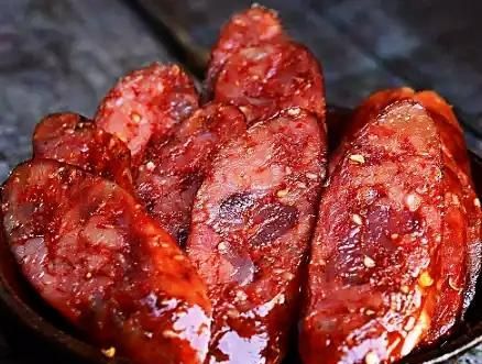 灌香肠时,不要只接晒,牢记4要点,香肠入味腊味浓,耐放