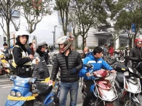 农村电动车也被禁,汽车下乡随后来了,农民：机智专家在线下套