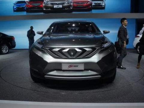 车放4S店保养！刹车片被装反，4S店维修部回应：这错误难以避免