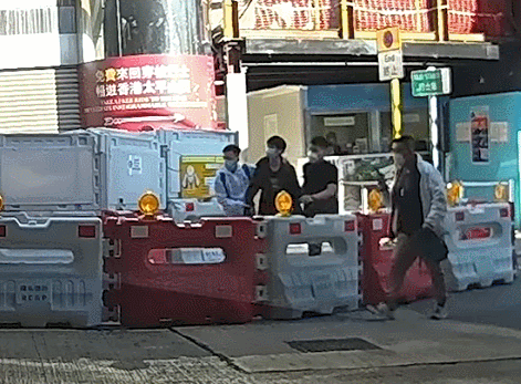 钟翰林被带离画面 图片来源:《南华早报》