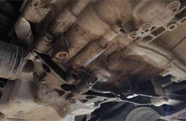 十万公里以上的车该重点做哪些检查？以下4项必不可少