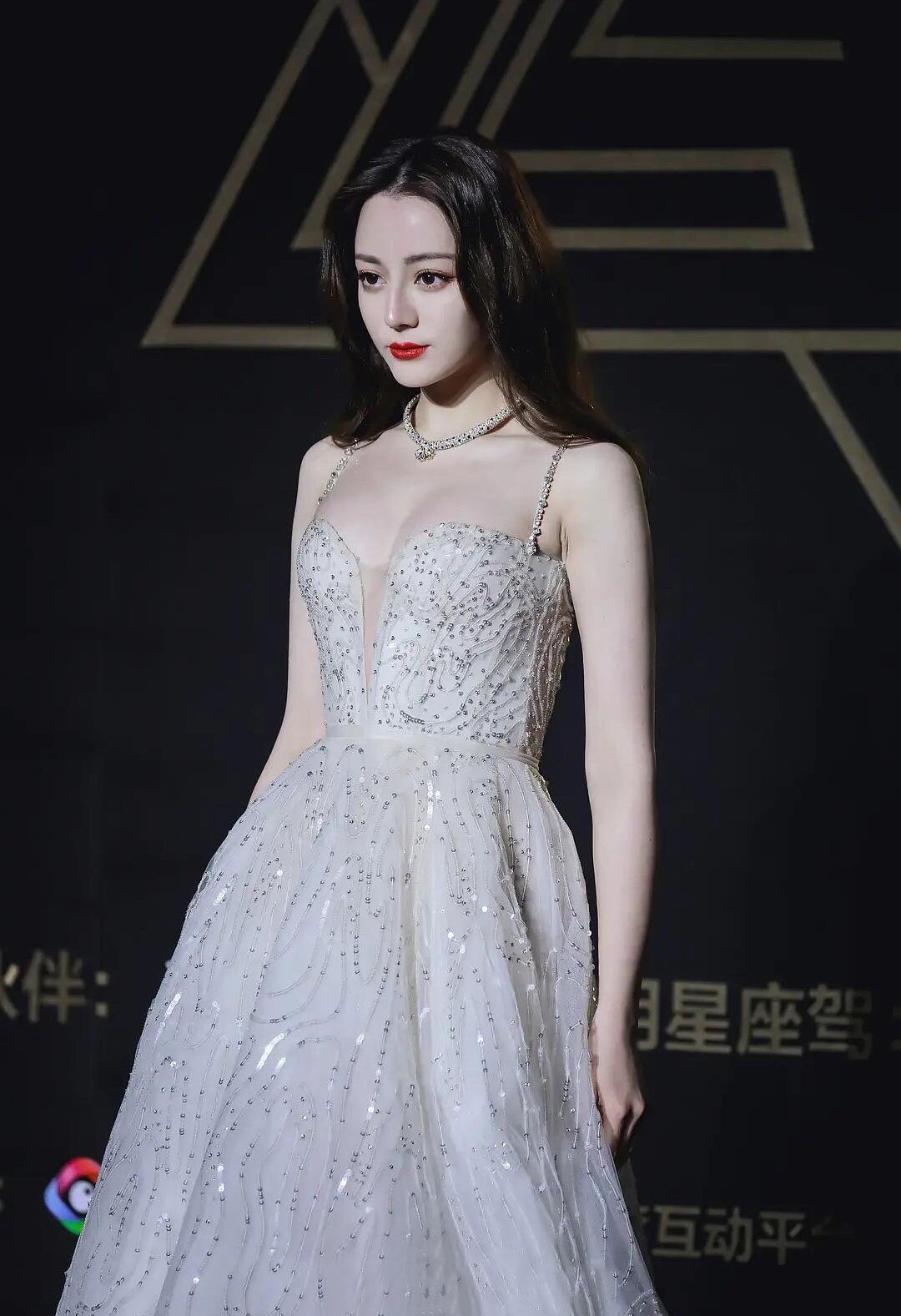 盘点迪丽热巴礼服名场面迪仙女裙你认为她穿哪件最漂亮呢