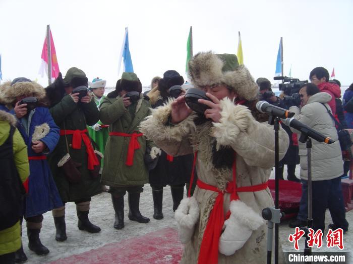 图为祭湖仪式。 赤峰市文化和旅游局供图