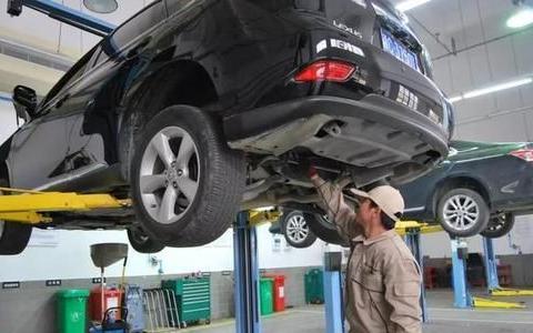 4S店员工爆料：这些汽车保养不要做,做了也是白花钱,没必要!