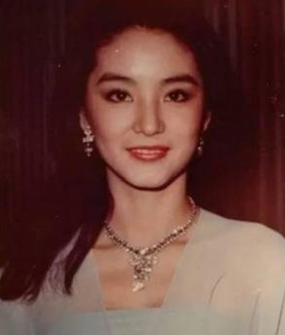 林青霞、朱茵的孩子都长得像爸爸,男性基因更强大?看看科学解释休闲区蓝鸢梦想 - Www.slyday.coM 林青霞、朱茵的孩子都长得像爸爸,男性基因更强大?看看科学解释休闲区蓝鸢梦想 - Www.slyday.coM