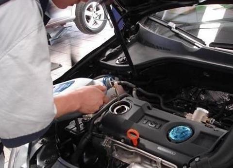 冬季机油如何进行汽车保养?不能“过满”选择也很主要!