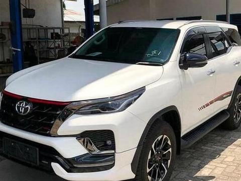 新款丰田Fortunre车型海外实拍 搭载2.8T发动机