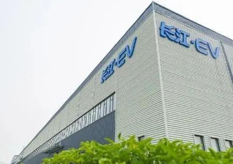 7年“烧光”51亿，神话成“笑话”，李嘉诚又赌输了！