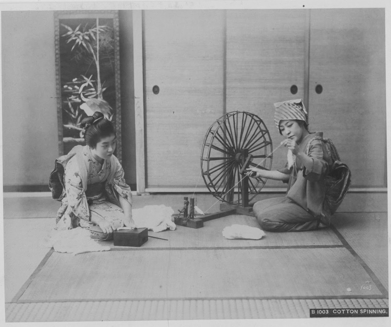 老照片1880年代明治维新时期的日本漂亮的日本女子