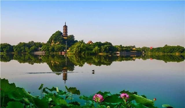 镇江常住人口_从2020年昆山与镇江、江阴、湖州的对比推断昆山的真实常住人口