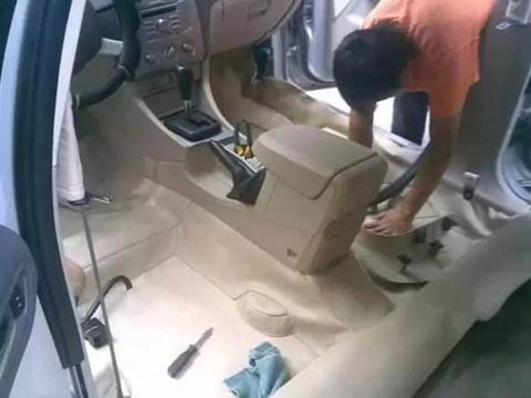 4S店为什么不愿卖裸车？保险、上牌都要求在店内办理