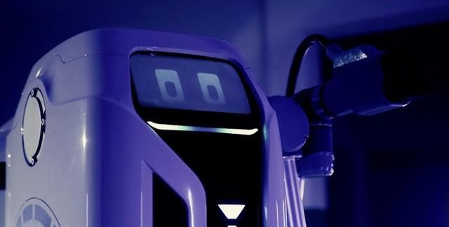 大众展示EV公共充电新解决方案：移动充电机器人