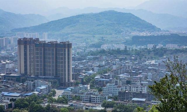 雅安市有多少人口_雅安街头调查:到今天了竟然还有人不戴口罩!(2)