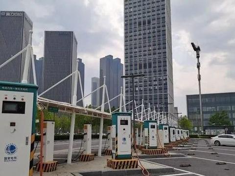 新能源车主有福了,除了政府补贴,还能减免停车费