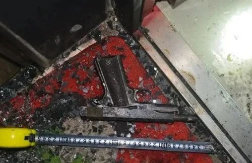 抓捕视频首次公开休闲区蓝鸢梦想 - Www.slyday.coM 抓捕视频首次公开休闲区蓝鸢梦想 - Www.slyday.coM