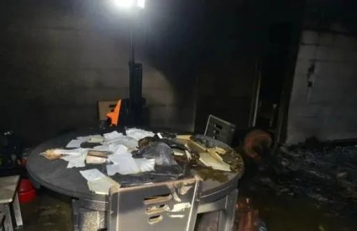 抓捕视频首次公开休闲区蓝鸢梦想 - Www.slyday.coM 抓捕视频首次公开休闲区蓝鸢梦想 - Www.slyday.coM