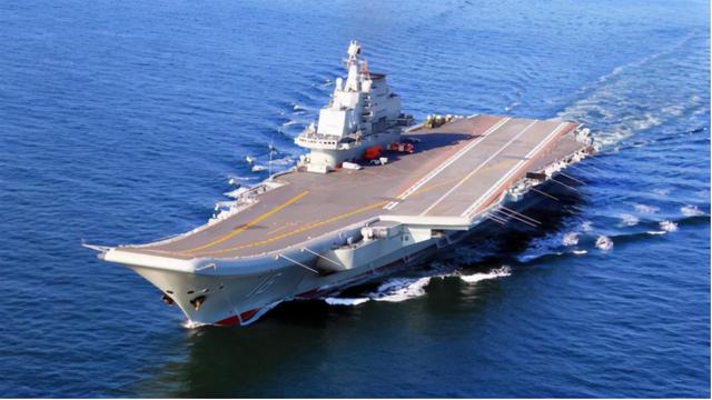 中国首艘完全自主研发的国产航母"山东号".