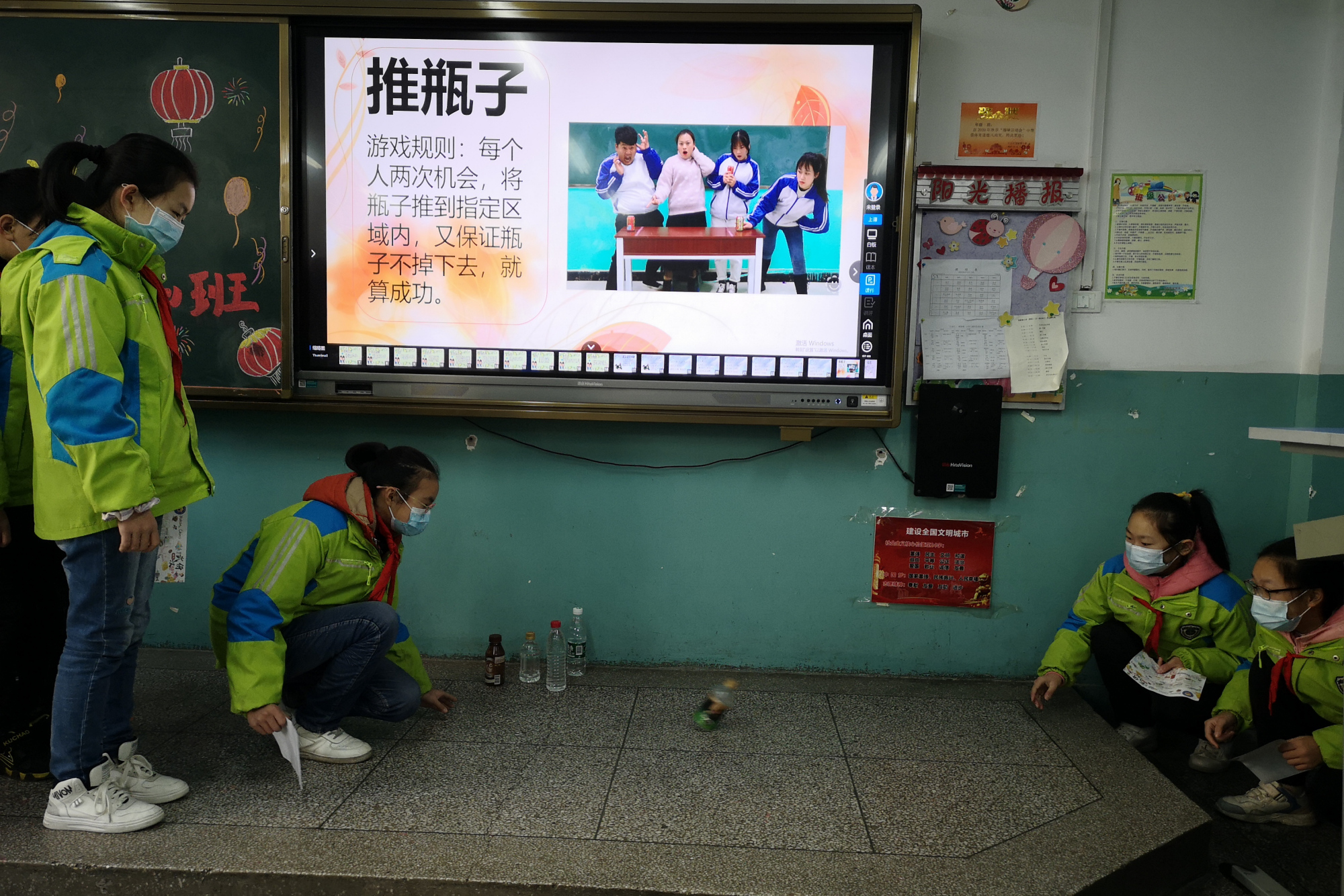 “我们都是武汉伢”，邬家墩小学，举办汉味游园会迎新年