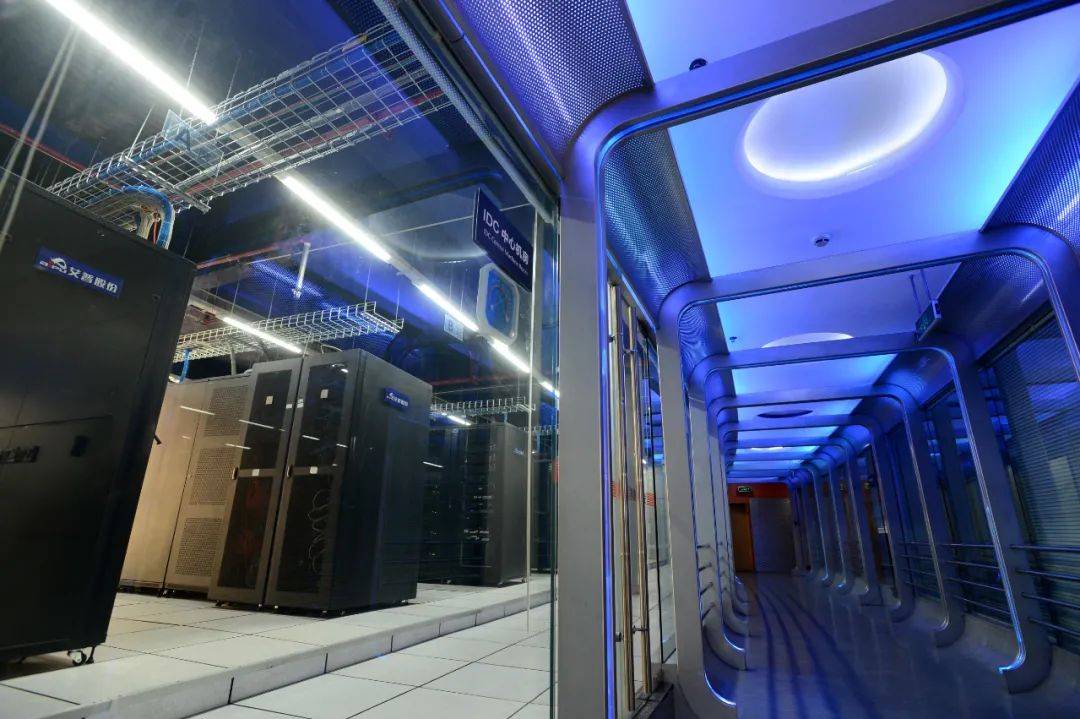 位于成都高新区孵化园的世界500强企业戴尔公司与本土网络企业艾普宽带共同建立的“云计算中心”。（江宏景/摄）