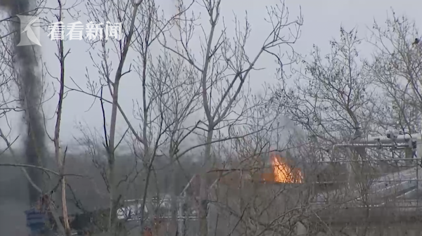 英国废水厂发生爆炸4人死亡 金属贮罐顶部被掀开